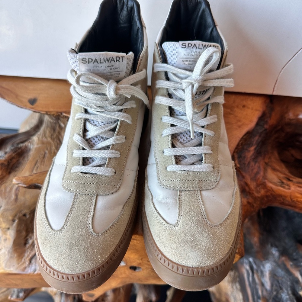 Spalwart Women’s Beige and White Sneakers